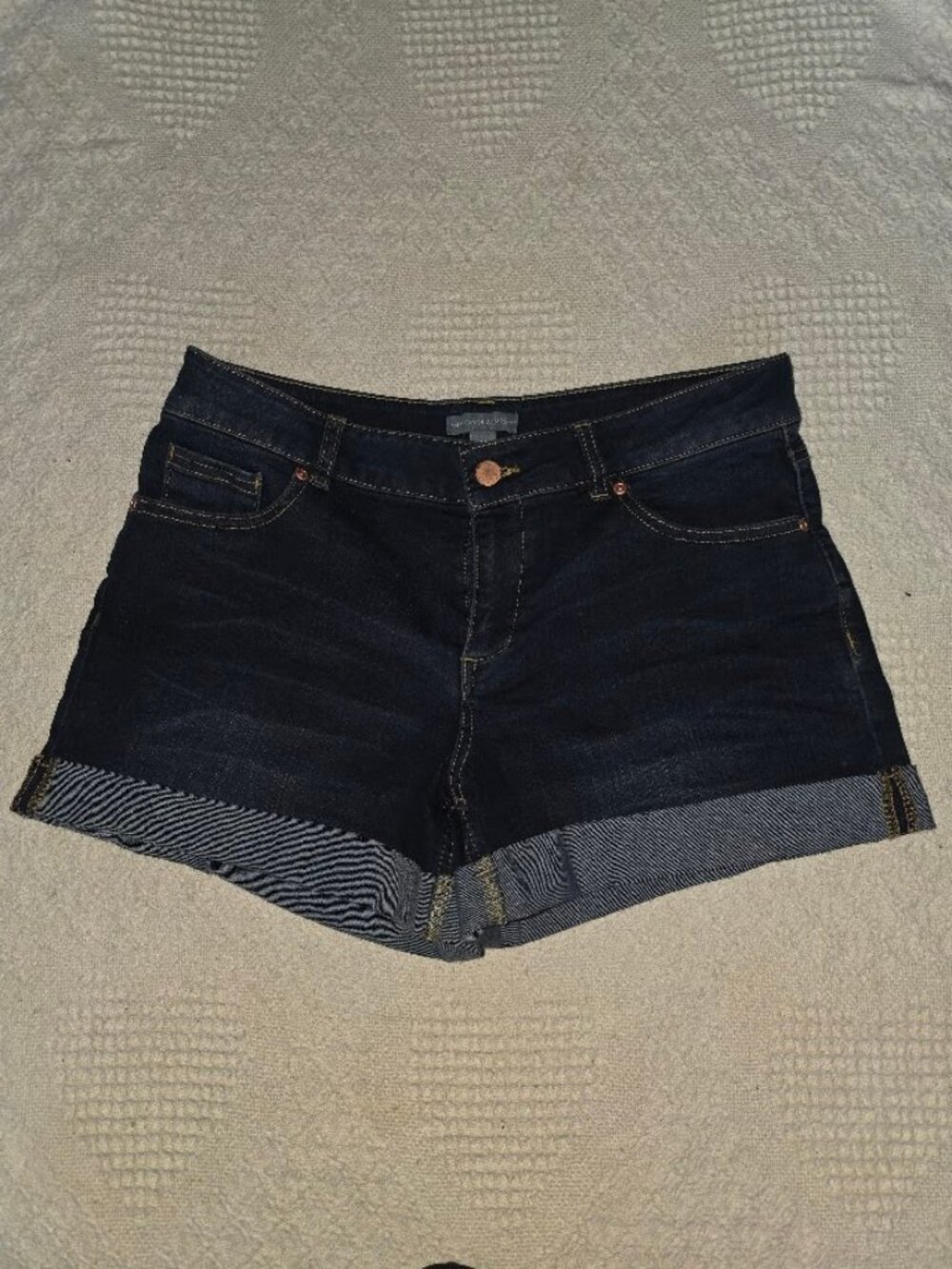 New York & Company Denim Shorts – Size 10 – Dark Wash